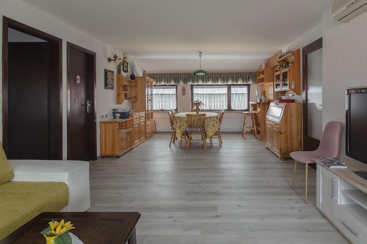 Family Apartment Nakiteya Ljubljana Bagian luar foto