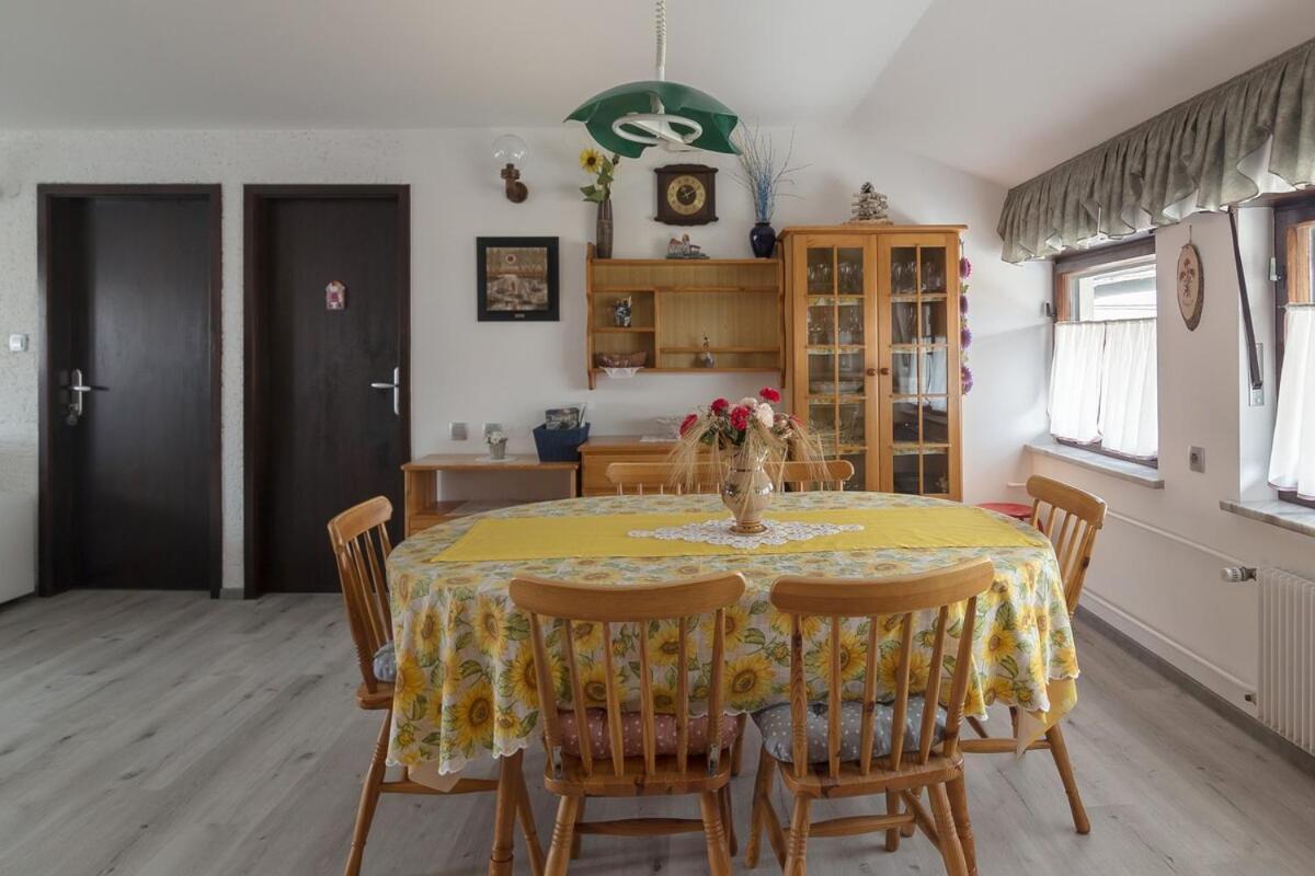Family Apartment Nakiteya Ljubljana Bagian luar foto